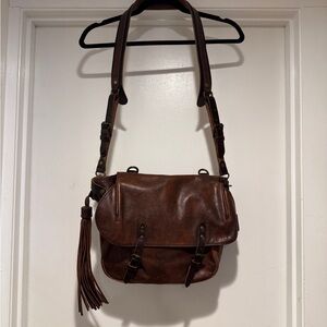 Frye Veronica Leather Crossbody Messenger Bag Brown Tassel & Logo Tag